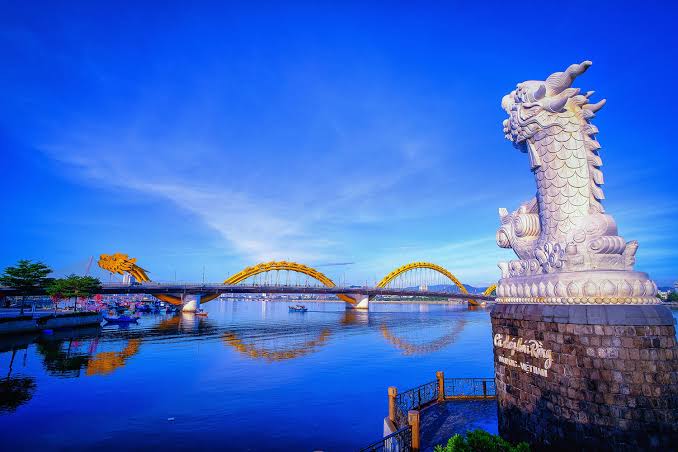 xe đưa đón sân bay Đà Nẵng