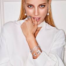 Check spelling or type a new query. Doykissa Nomikoy Ta Skoylarikia Se Sxhma Kardias Poy Epele3e Sto Gamo Ths Kai 8elei Ka8e Nyfh Instyle Gr