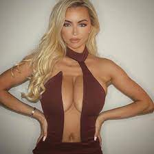 I Started A Massive Twitter War Because I Offered To Buy Lindsey Pelas For  $300 | Barstool Sports