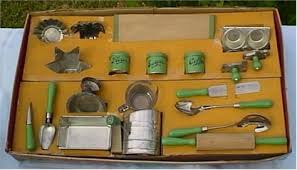 This set was made for chiquita by the akro agate company in 1936 and has four dinner plates, four cups and saucers, cream and sugar and the lemonaide pitcher with the lid. 130 Vintage Toy Kitchen Ideas