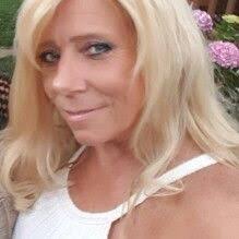 Debbie Linder (debbiessrt82)