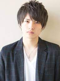 落ち着いた雰囲気に見せたい男性の方にはこちらのナチュラルヘアをおすすめします 黒髪でもばっちり似合います 頭の形をよく見せ 絶壁も解消出来るので悩みをお持ちの方は是非ご相談下さい 髪型 ヘアスタイル 男性の髪