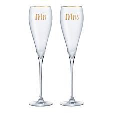 Los juegos de copas para los novios son un complemento que no puede faltar en ninguna boda, se trata de dos copas de champan decoradas con diversos acabados para que los novios brinden a la llegada del salón donde. Juego De 2 Copas De Champan Flauta Mr Mrs El Corte Ingles El Corte Ingles El Corte Ingles