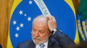 Lula apresenta 88 certidões criminais à Justiça Eleitoral