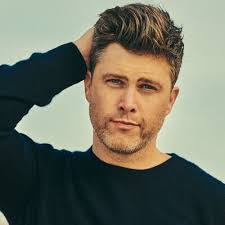 Frances Maher's Instagram, Twitter & Facebook