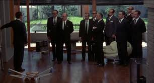 Aussitôt après la découverte du corps d'augusta, il se retrouve chargé de l'enquête sur le crime. Enquete Sur Un Citoyen Au Dessus De Tout Soupcon Film D Elio Petri Critique