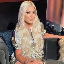 In tori spelling's world, there's no such thing as a bad hair day! Tori Spelling Torispelling Instagram Photos And Videos