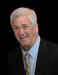 Elsa Brent's Instagram, Twitter & Facebook