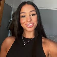 Renee Nay's Instagram, Twitter & Facebook