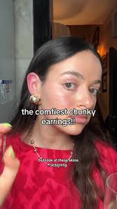 Heavy earrings/droopy lobes = JAIL !! 🥵 obsessed with my chunky dounes  from @JENNY BIRD #chunkyhoops #lightweightearrings #jennybird #JBpartner