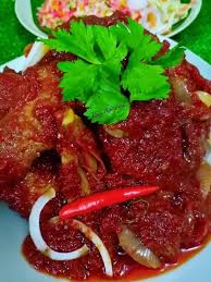 Even if it's not at a wedding, i remember my mum cooks ayam masak merah at least once a month, in her book of daily recipes for us kids when we were growing up. Resepi Ayam Masak Merah 1 Kitpramenulis