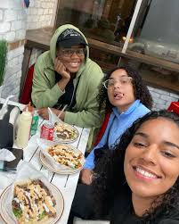 Não importa o tempo e nem a distância os amarei por toda a minha vida! ❤️  Tenho o sangue de alguns e a conexão existencial com outros, vocês passaram  e estão em