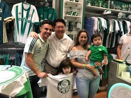 Tudo, absolutamente tudo, que você queria sobre o palmeiras, agora na palma da sua mão! Com Festa Da Torcida Willian Protagoniza Noite De Autografos Em Loja Oficial Palmeiras