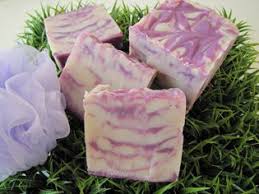 Avis D Expert Colorer Vos Savons En Saponification A Froid Le Blog Aroma Zone Aromatherapie Et Cosmetique Maison Saponification A Froid Savon Savon Saponifie A Froid