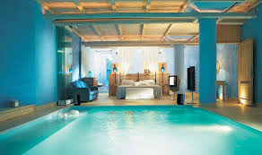 Des Suites Avec Piscine Interieure Exterieure Invitant Au Doux Far Niente Design Feria