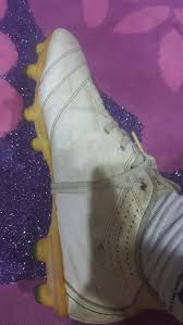 Agar suara ujung perkutut panjang, maka ikatan tali di leher bagian atas ditinggikan. 15 Life Hacks Yang Orang Buat Untuk Bagi Kasut Bola Jadi Perfect