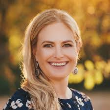 Carrie Benjamin's Instagram, Twitter & Facebook