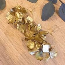 Creoles Cleo Hortensias Dores Stabilises Bflower Comptoir Dore Fleurs Stabilisees Boucles D Oreilles Originales Boucle D Oreille