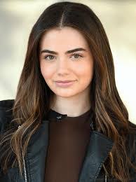 Deanna Danielle's Instagram, Twitter & Facebook