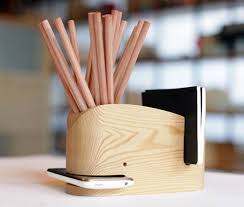 25 Of The Most Lovely Useful And Creative Things Made Of Wood I Ve Ever Seen Blog Of Francesco Mugnai Desktop Organization Diy Holder Wood
