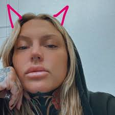 Annie Bergmann (@adoubleniexx) • Instagram photos and videos