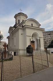 În schimb, cântările şi imnele de la vecernia şi utrenia sărbătorii ne vestesc adevărata tradiție a bisericii în această privinţă. Galerie Poze Biserica Adormirea Maicii Domnului Biserica Adormirea Maicii Domnului Titan