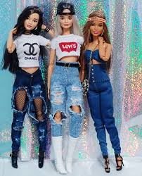 Burda 6960 schnittmuster puppenkleid barbie puppen gr one size schnittmuster puppenkleider schnittmuster butterick 6336 puppenkleider 46cm. Con Mis Mejores Amigas En El Cumple De Ana Y Sara Yo Soy La De La Camisa Channel Ana Es La De La Camisa Levis Barbie Klamotten Barbie Sammlung Barbie Kleider