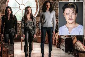 L'épisode 7 de la saison 3 est rémarquable et l'épisode clé en vf et vostfr de la série manifest. Charmed Season 3 Cast Transgender Actor New Characters Revealed Tvline