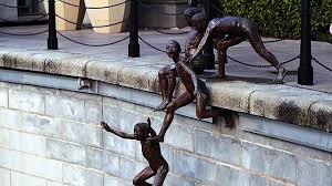 People Of The River Singapore Symbolic Art Sculptures Funny Statues