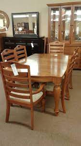 Dine in style and comfort with broyhill dining room furniture. Broyhill Dining Table W 6 Chrs Delmarva Furniture Consignment