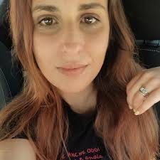 messaggio arrivato stamattina su instagram a seguito di una serie di  stories fatte spiaggiata sul divano struccata, con i capelli in disordine e  gonfia come una donna a due settimane dal parto (