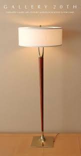 Mid Century Modern Laurel Rosewood Floor Lamp Vintage Floor Lamp Of The Same Design As Rejuvenation S Reproduction Table Modern Belysning Lampbord Golvlampa