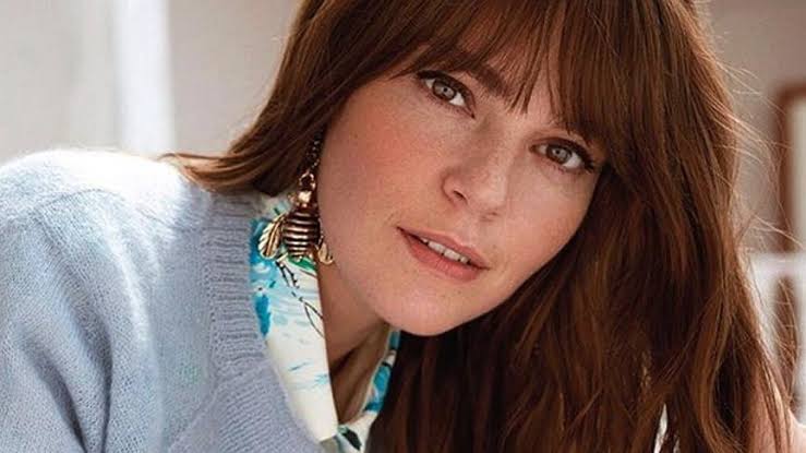 aslı enver sözcü ile ilgili görsel sonucu"