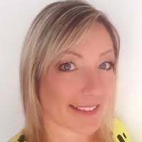 Lesley Winfield's Instagram, Twitter & Facebook