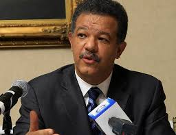 Leonel encabeza reunión con inversionistas extranjeros