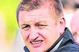 VOETBAL 3DE PROVINCIALE A Paul Vanfleteren verliest met Hooglede in derby