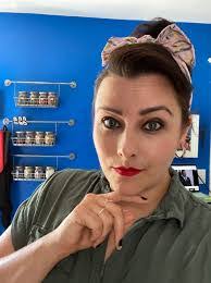 Ashley Comeau's Instagram, Twitter & Facebook