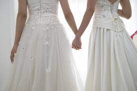 Im brautkleider markt finden sie neue und gebrauchte hochzeitskleider aus der schweiz von privat. Perfekte Brautmode Fur Eure Gleichgeschlechtliche Hochzeit Hochzeitsmagazin Und Blog