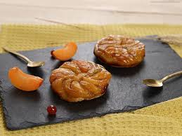Tartelette Tatin Aux Abricots Et Caramel Beurre Sale Recipe Tartlets Recipe Desserts Classic French Desserts