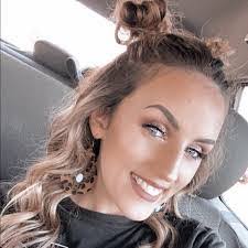 Amber Cushman's Instagram, Twitter & Facebook