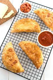 Easy Puerto Rican Pizza Empanadas Empanadillas De Pizza With Pepperoni And Cheese Empanadas Recipe Pizza Empanadas Recipe Empanadas
