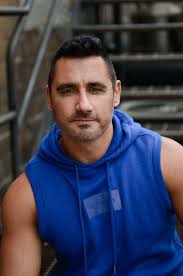 Can someone rave me a good stylist for blending brassy copper