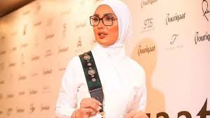 الفاشنيستا الكويتية #جمال_النجادة لم تتعظ من زميلاتها وهذا ما فعلته فأصدرت صدور أمر بضبط الفاشنيستا #جمال_النجادة • على خلفية إساءتها للنيابة العامة في تسجيل. Ø§Ù„ÙØ§Ø´Ù†ÙŠØ³ØªØ§ Ø¬Ù…Ø§Ù„ Ø§Ù„Ù†Ø¬Ø§Ø¯Ø© ØªØºØ§Ø¯Ø± Ø§Ù„Ø­Ø¬Ø² Ø¨ÙƒÙØ§Ù„Ø© 2000 Ø¯ÙŠÙ†Ø§Ø±