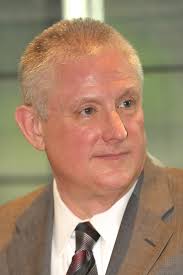 Briefs: Everett attorney recognized by law directory