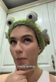 Reacción divertida al corte de cabello sorpresa