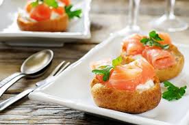 Profiteroles Gefullt Mit Frischkase Und Lachs Rezept Rezepte Lachs Rezept Kalorienarme Rezepte