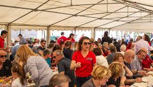 Photo Graulhet. Omelette pascale  la Trucari : un festin sous chapiteau ...