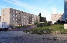 Para conhecer a cidade como um turista ou viver como um morador, confira estas dicas de viagem. Rosny Sous Bois Cite Casanova Rosny Sous Bois Departements Francais Ile De France