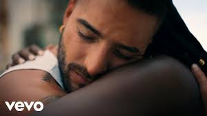 Astfel, la finalul anului trecut, cântărețul a ales să își facă o nouă iubită. Gims Maluma Hola Senorita Maria Official Video Youtube