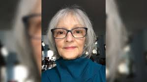 Mujer se cae jugando pickleball y descubre que tiene cáncer de pulmón